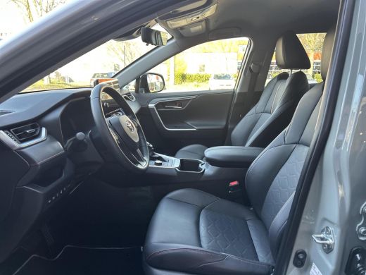 Toyota RAV4 2.5 Hybrid AWD ADVENTURE | 06-10141018 Voor meer informatie ActivLease financial lease