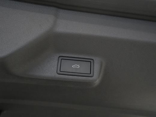Volkswagen ID. Buzz Pro 77kWh Navigatie Carplay Camera iQ Light El. Schuifdeuren 174 ActivLease financial lease