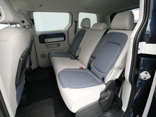 Volkswagen ID. Buzz Pro 77kWh Navigatie Carplay Camera iQ Light El. Schuifdeuren 174 ActivLease financial lease
