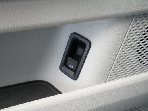 Volkswagen ID. Buzz Pro 77kWh Navigatie Carplay Camera iQ Light El. Schuifdeuren 174 ActivLease financial lease