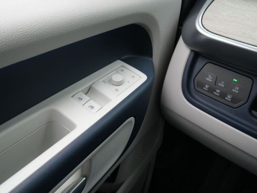 Volkswagen ID. Buzz Pro 77kWh Navigatie Carplay Camera iQ Light El. Schuifdeuren 174 ActivLease financial lease