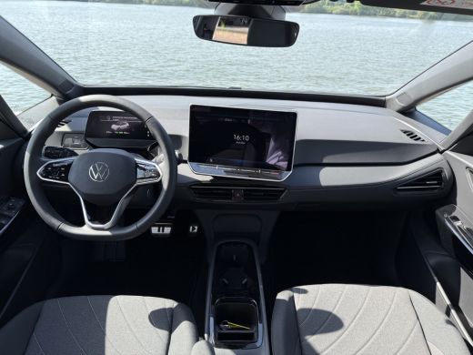 Volkswagen ID.3 52kWh 170pk Pure | Stoel- en stuurverwarming | Navigatie | Draadloze telefoonlader ActivLease financial lease