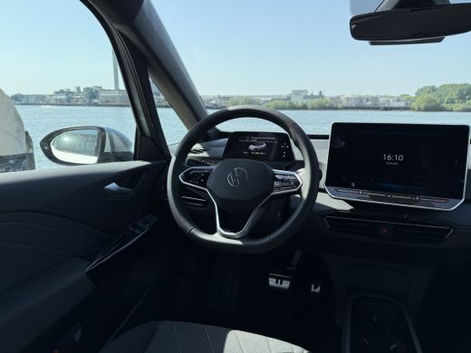 Volkswagen ID.3 52kWh 170pk Pure | Stoel- en stuurverwarming | Navigatie | Draadloze telefoonlader ActivLease financial lease