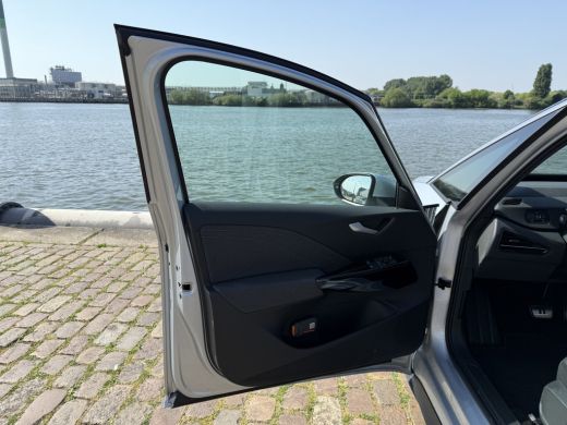Volkswagen ID.3 52kWh 170pk Pure | Stoel- en stuurverwarming | Navigatie | Draadloze telefoonlader ActivLease financial lease