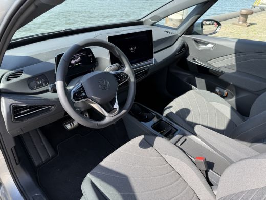 Volkswagen ID.3 52kWh 170pk Pure | Stoel- en stuurverwarming | Navigatie | Draadloze telefoonlader ActivLease financial lease