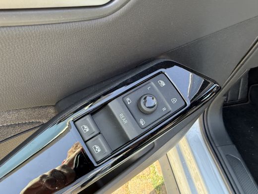 Volkswagen ID.3 52kWh 170pk Pure | Stoel- en stuurverwarming | Navigatie | Draadloze telefoonlader ActivLease financial lease