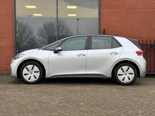 Volkswagen ID.3 52kWh 170pk Pure | Stoel- en stuurverwarming | Navigatie | Draadloze telefoonlader ActivLease financial lease