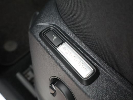Volkswagen Tiguan 2.0 TDI DSG 4MOTION R-LINE + 20 INCH | PANORAMA | VIRTUAL COCKPIT | WEGKL. TREKHAAK | ADAPTIVE CR... ActivLease financial lease