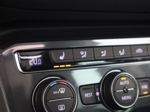 Volkswagen Tiguan 2.0 TDI DSG 4MOTION R-LINE + 20 INCH | PANORAMA | VIRTUAL COCKPIT | WEGKL. TREKHAAK | ADAPTIVE CR... ActivLease financial lease