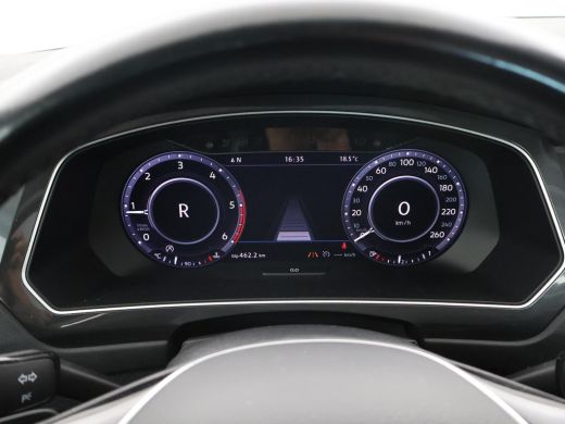 Volkswagen Tiguan 2.0 TDI DSG 4MOTION R-LINE + 20 INCH | PANORAMA | VIRTUAL COCKPIT | WEGKL. TREKHAAK | ADAPTIVE CR... ActivLease financial lease