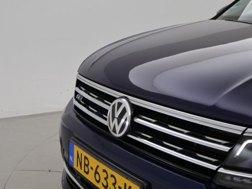 Volkswagen Tiguan 2.0 TDI DSG 4MOTION R-LINE + 20 INCH | PANORAMA | VIRTUAL COCKPIT | WEGKL. TREKHAAK | ADAPTIVE CR... ActivLease financial lease