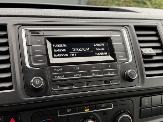 Volkswagen Transporter 2.0 TDI / L1H1 / 1e EIG. / AIRCO / CRUISE / BLUETOOTH / LMV / 3-ZITS ActivLease financial lease
