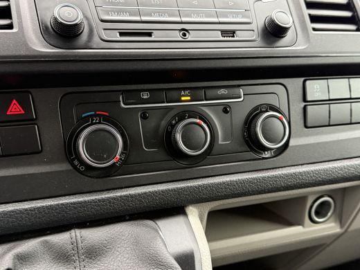 Volkswagen Transporter 2.0 TDI / L1H1 / 1e EIG. / AIRCO / CRUISE / BLUETOOTH / LMV / 3-ZITS ActivLease financial lease