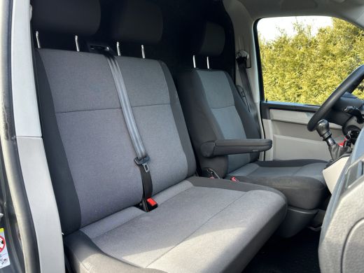 Volkswagen Transporter 2.0 TDI / L1H1 / 1e EIG. / AIRCO / CRUISE / BLUETOOTH / LMV / 3-ZITS ActivLease financial lease