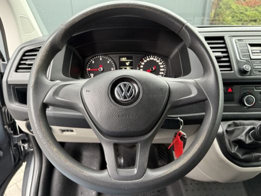 Volkswagen Transporter 2.0 TDI / L1H1 / 1e EIG. / AIRCO / CRUISE / BLUETOOTH / LMV / 3-ZITS ActivLease financial lease