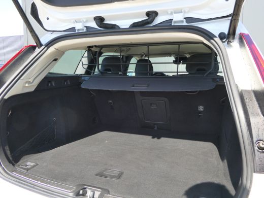 Volvo  V60 T4 Pro Lederen Bekleding | Stoelverwarming | Achteruitrijcamera | Apple Carplay/Android Auto | Pa... ActivLease financial lease
