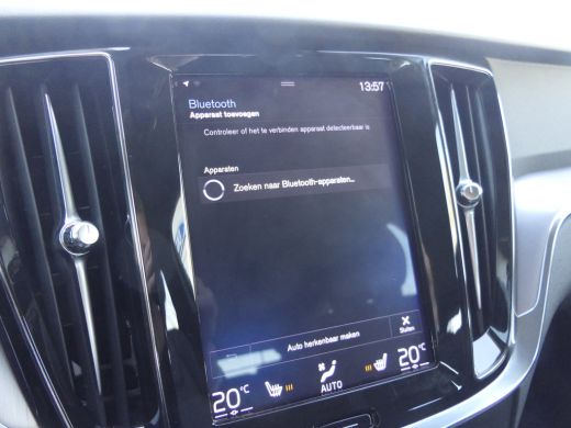 Volvo  V60 T4 Pro Lederen Bekleding | Stoelverwarming | Achteruitrijcamera | Apple Carplay/Android Auto | Pa... ActivLease financial lease