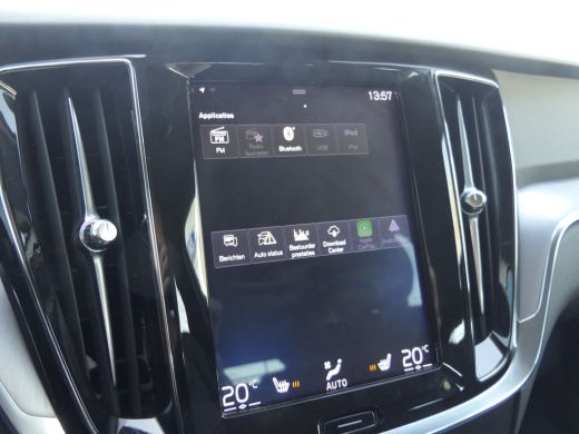 Volvo  V60 T4 Pro Lederen Bekleding | Stoelverwarming | Achteruitrijcamera | Apple Carplay/Android Auto | Pa... ActivLease financial lease