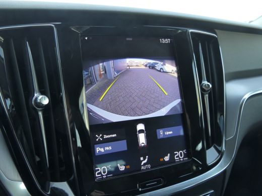 Volvo  V60 T4 Pro Lederen Bekleding | Stoelverwarming | Achteruitrijcamera | Apple Carplay/Android Auto | Pa... ActivLease financial lease