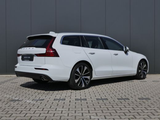 Volvo  V60 T4 Pro Lederen Bekleding | Stoelverwarming | Achteruitrijcamera | Apple Carplay/Android Auto | Pa... ActivLease financial lease