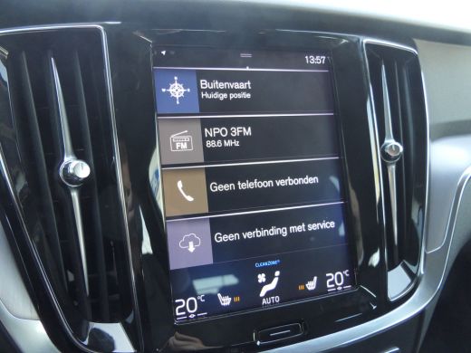 Volvo  V60 T4 Pro Lederen Bekleding | Stoelverwarming | Achteruitrijcamera | Apple Carplay/Android Auto | Pa... ActivLease financial lease