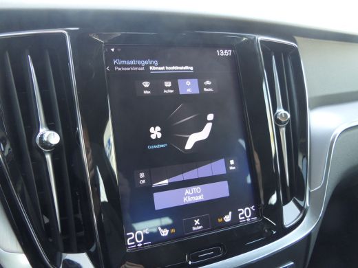 Volvo  V60 T4 Pro Lederen Bekleding | Stoelverwarming | Achteruitrijcamera | Apple Carplay/Android Auto | Pa... ActivLease financial lease