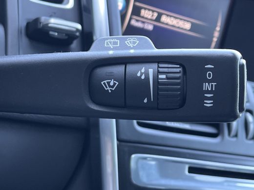 Volvo  XC60 Volvo R-Design 5-Cilinder! | Adaptieve Cruise | BLIS | Panoramadak | Afn. Trekhaak | R-Design ActivLease financial lease