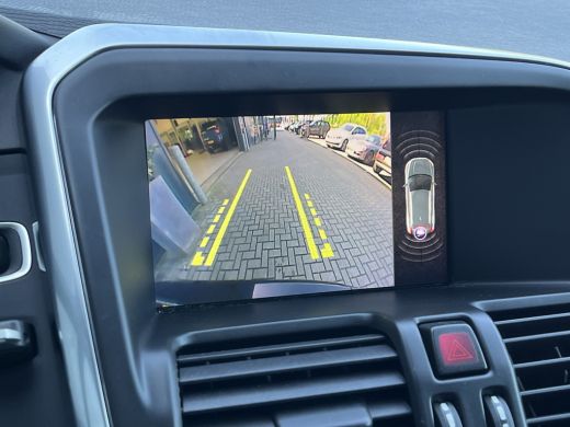 Volvo  XC60 Volvo R-Design 5-Cilinder! | Adaptieve Cruise | BLIS | Panoramadak | Afn. Trekhaak | R-Design ActivLease financial lease