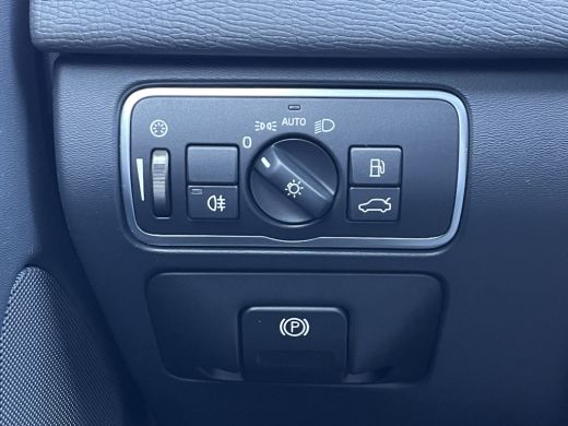 Volvo  XC60 Volvo R-Design 5-Cilinder! | Adaptieve Cruise | BLIS | Panoramadak | Afn. Trekhaak | R-Design ActivLease financial lease