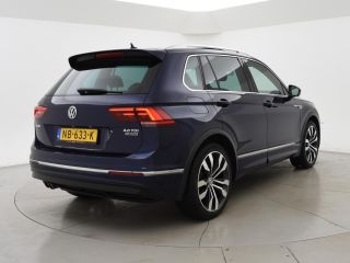 Volkswagen Tiguan 2.0 TDI DSG 4MOTION R-LINE + 20 INCH | PANORAMA | VIRTUAL COCKPIT | WEGKL. TREKHAAK | ADAPTIVE CR...