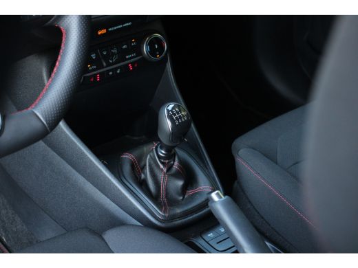 Ford Fiesta 1.0 EcoBoost Hybrid ST-Line Unieke km.stand! | Stoel+ stuurverw. | Apple Carplay | Clima | 17'' ActivLease financial lease