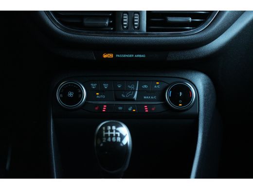 Ford Fiesta 1.0 EcoBoost Hybrid ST-Line Unieke km.stand! | Stoel+ stuurverw. | Apple Carplay | Clima | 17'' ActivLease financial lease