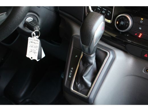 Ford Transit Custom 300 2.0 TDCI L2H1 Limited | Imperiaal | Betimmering | Sidebars | Camera ActivLease financial lease