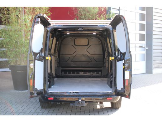 Ford Transit Custom 300 2.0 TDCI L2H1 Limited | Imperiaal | Betimmering | Sidebars | Camera ActivLease financial lease