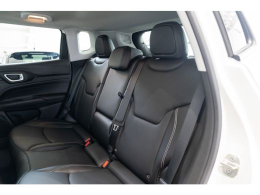 Jeep Compass Jeep 4xe 240 Plug-in Hybrid Electric Summit | Leder | Winterpack | Safety Pack | 19 inch lichtmet... ActivLease financial lease