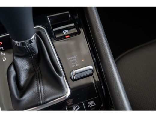 Jeep Compass Jeep 4xe 240 Plug-in Hybrid Electric Summit | Leder | Winterpack | Safety Pack | 19 inch lichtmet... ActivLease financial lease