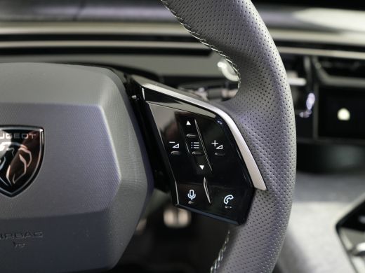Peugeot 3008 Peugeot | HiFi Premium FOCAL® | Lichtmetalen velgen 19" | Panorama schuifdak ActivLease financial lease