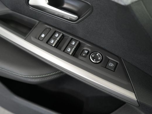 Peugeot 3008 Peugeot | HiFi Premium FOCAL® | Lichtmetalen velgen 19" | Panorama schuifdak ActivLease financial lease