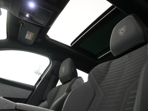 Peugeot 3008 Peugeot | HiFi Premium FOCAL® | Lichtmetalen velgen 19" | Panorama schuifdak ActivLease financial lease