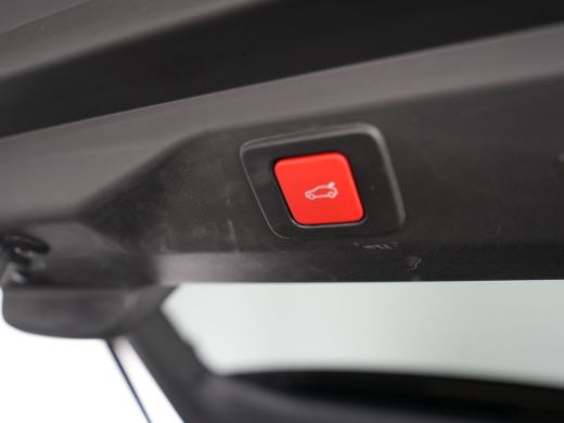 Peugeot 3008 Peugeot | HiFi Premium FOCAL® | Lichtmetalen velgen 19" | Panorama schuifdak ActivLease financial lease