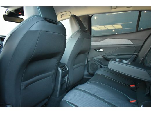 Peugeot 408 Peugeot 1.2 Hybrid 145 e-DCS6 Allure Automaat | 360 Camera | Stuur/Stoelverwarming | 19"LMV | Ada... ActivLease financial lease