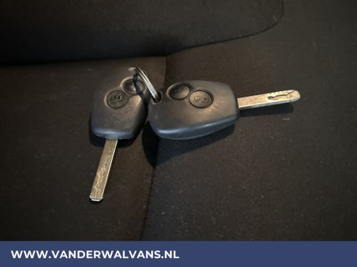 Renault Trafic 1.6 dCi L1H1 Euro6 Airco | Navigatie | Imperiaal | Cruisecontrol | Trekhaak | Parkeersensoren, Bi... ActivLease financial lease