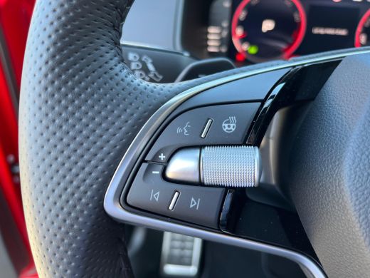 Skoda Karoq 1.5 TSI ACT Sportline Business | ACC | PDC V+A | Camera achter | Apple Carplay | Lage KM stand! | ActivLease financial lease