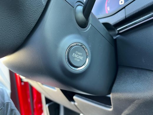 Skoda Karoq 1.5 TSI ACT Sportline Business | ACC | PDC V+A | Camera achter | Apple Carplay | Lage KM stand! | ActivLease financial lease