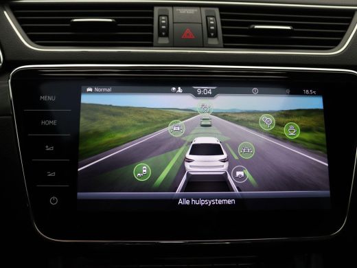 Skoda Superb Combi 1.4 TSI iV Business Edition Plus 218PK DSG matrix led, trekhaak, panoramadak, elek. verstel... ActivLease financial lease