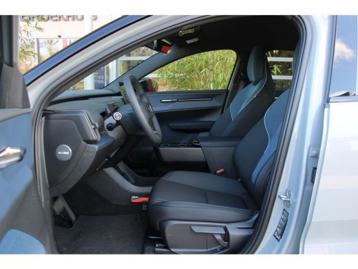 Volvo  EX30 Single Motor Extended Range Plus 69 kWh | Harman/Kardon | Camera | Adaptive Cruise | Keyless ActivLease financial lease