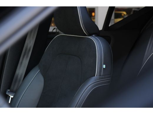 Volvo  XC40 Volvo 1.5 T4 Recharge R-Design | Harman/Kardon | Panoramadak | Adaptive Cruise ActivLease financial lease