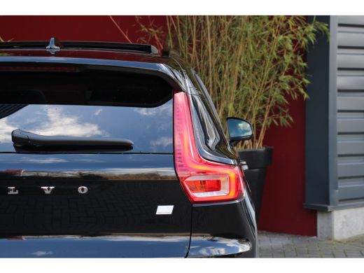 Volvo  XC40 Volvo 1.5 T4 Recharge R-Design | Harman/Kardon | Panoramadak | Adaptive Cruise ActivLease financial lease