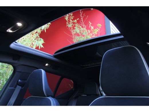 Volvo  XC40 Volvo 1.5 T4 Recharge R-Design | Harman/Kardon | Panoramadak | Adaptive Cruise ActivLease financial lease