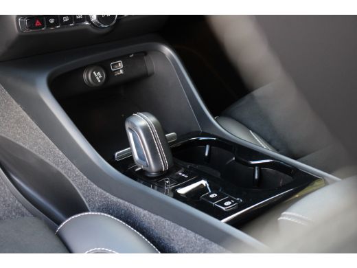 Volvo  XC40 Volvo 1.5 T5 Recharge R-Design | Trekhaak | Camera | Stuur/stoelverwarming ActivLease financial lease